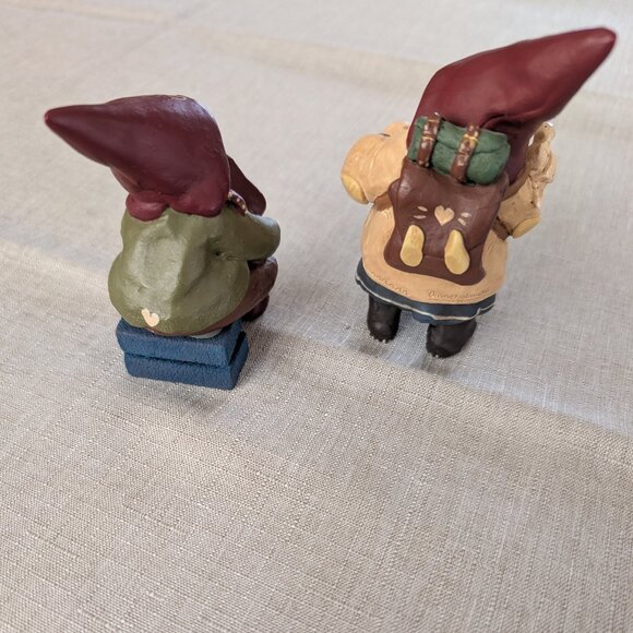Delightful pair of decorative gnomes - Picture 2 of 3
